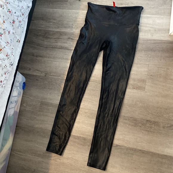 Spanx Faux Leather Leggings size M - Picture 3 of 4